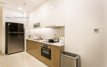 Cho thuê căn hộ 2 phòng ngủ Vinhomes Central Park nội thất trắng sáng