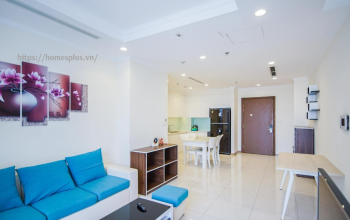 Cho thuê căn hộ 2 phòng ngủ toà Landmark 3 Vinhomes Central Park view trực diện sông