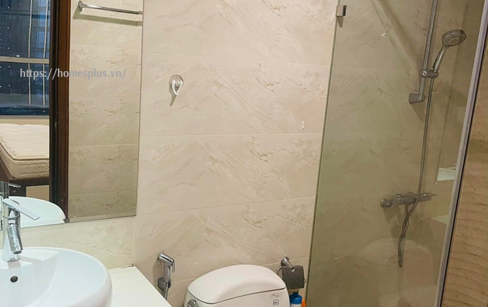 Cho thuê căn hộ 2 phòng ngủ  Vinhomes Central Park tòa Landmark 1, cạnh công viên