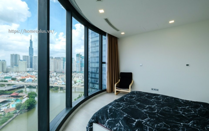 Cho thuê căn hộ 2 phòng ngủ Vinhomes Golden River tòa Aqua 1 vòng cung view LM81