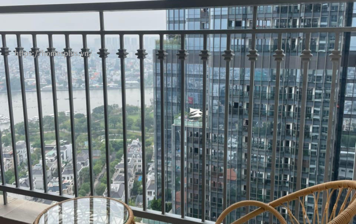 Bán căn hộ 3 phòng ngủ Vinhomes Central Park tòa Landmark 6 view trực diện sông , nội thất cực sang trọng