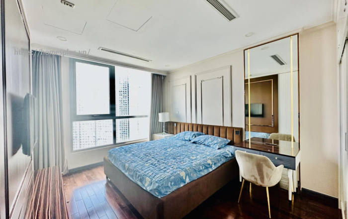 Bán căn hộ 3 phòng ngủ Vinhomes Central Park tòa Landmark 6 view trực diện sông , nội thất cực sang trọng