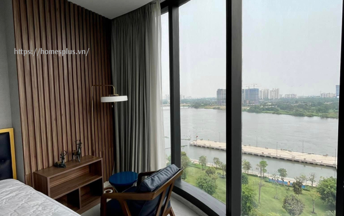 Cho thuê căn hộ 3 phòng ngủ Vinhomes Golden River vòng cung view trực diện sông toà Aqua 3