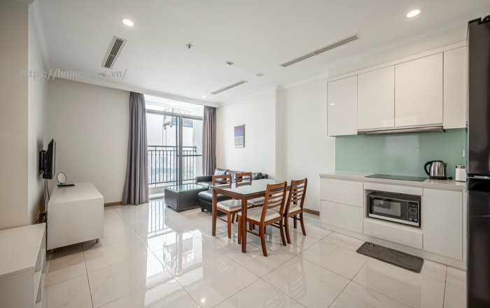 Cho thuê căn hộ 1 phòng ngủ Vinhomes Central Park toà Landmark 2 view thành phố