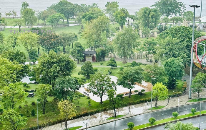 Cho thuê căn hộ  Vinhomes Central Park 2 phòng ngủ diện tích 91m2 view sông